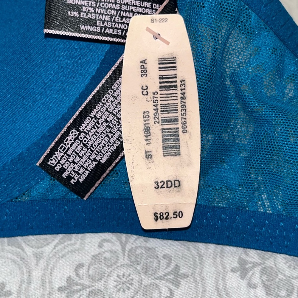 NEW Victoria Secret Very Sexy Collection Push Up Pigeonnant Bra Size 32DD - Picture 9 of 9